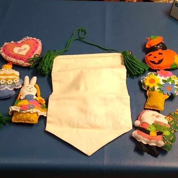 Holiday Calendar Handmade Embroidered Felt/Stuffed Holiday Wall Hanging - Picture 7 of 9